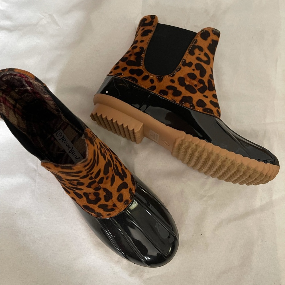 Leopard rain boots
